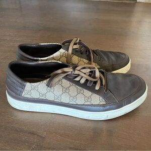 Men’s Gucci brown GG logo sneakers